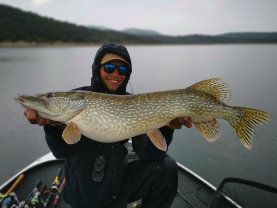 Depuis 2018 Etienne est guide en Espagne au sein du camp de pêche Extremadura Monsters.