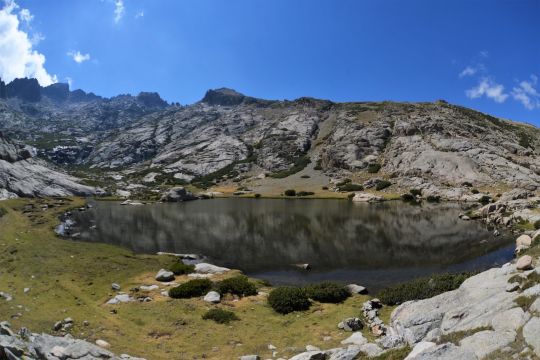 Lac d'altitude en Corse.