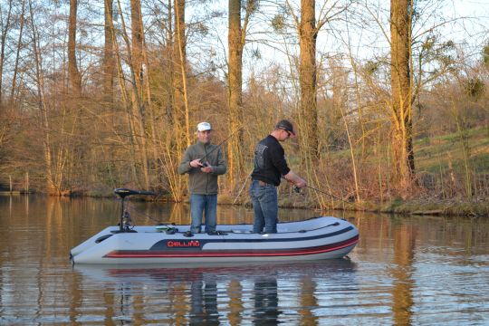 Les pêcheurs l'ont bien compris, les bordures sont des spots clefs qu'il faut exploiter.