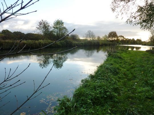 Canal navigable de la région Centre.