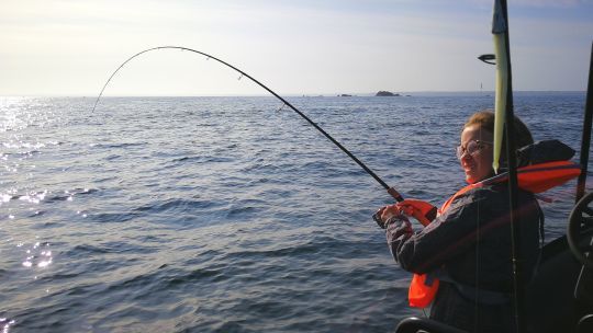 La pêche des dorades est abordable pour les plus jeunes. Le matériel que vous possédez déjà sera surement adapté.