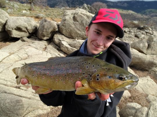 Un ciel partiellement couvert, un gros leurre et un magnifique poisson !