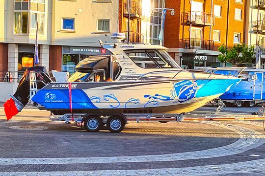 Le bateau Extreme Game King 745 propulsé par un Mercury 250 Pro XS