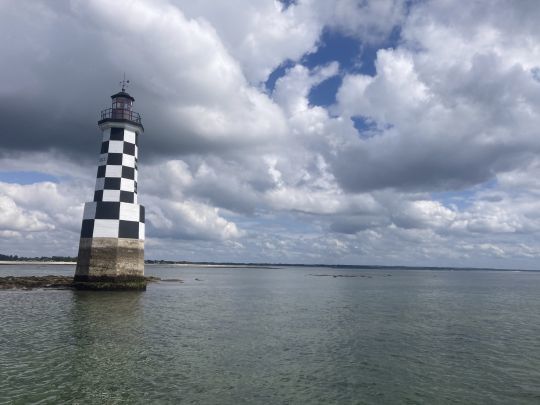 Les bons spots pour le bar sont légions en Bretagne. Il faut cependant trouver là où les bars sont actifs et s'alimentent