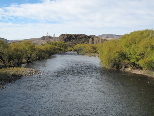 Les rivières de Patagonie sont magnifiques et très bien peuplées en truites. Ici le Rio Malleo