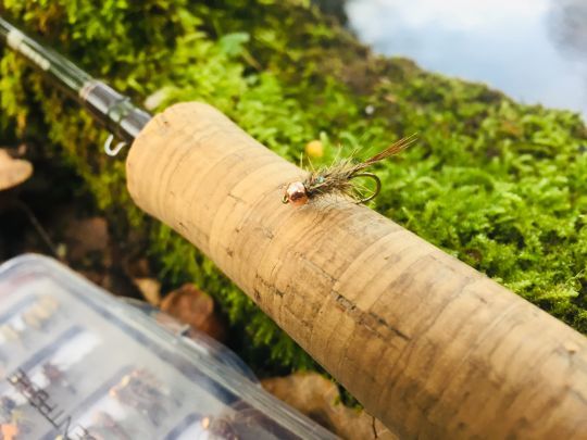 L'ORL pearl avec son cerclage en kristal flash est très prenant en début de saison. Une variante avec une gorge orange est également une de mes mouches préférées