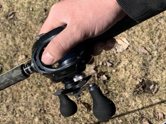 Pour une taille 300, il tient très bien main !