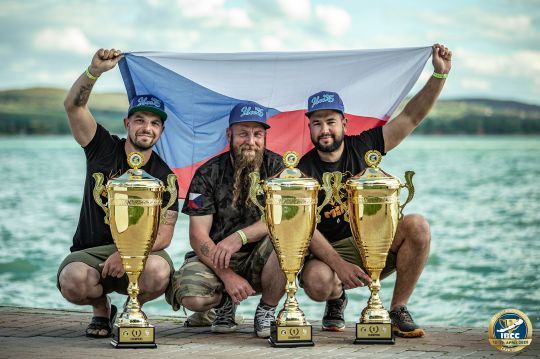 ganador absoluto, el equipo checo MIKBAITS & KRYSTON