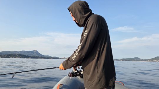 L'importance de se protéger du soleil sur l'eau ou au bord de l'eau