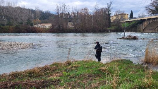 Entretenir les cours d'eau pour la pratique de la p&ecirc;che.