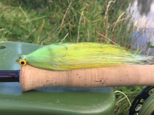 Les streamers mont&eacute;s hame&ccedil;on vers le haut sont &agrave; privil&eacute;gier pour rechercher le sandre afin de ne pas trop s'accrocher en p&ecirc;chant pr&egrave;s du fond