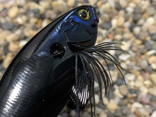 Le Slick bait m&eacute;lange plastique dure et mou.