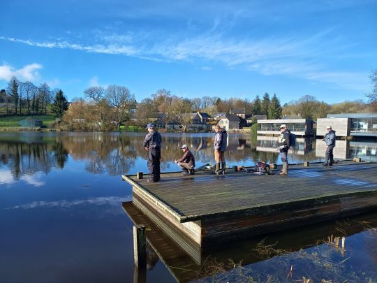 D&eacute;monstration des strat&eacute;gies de Gr&eacute;goire Juglaret Multiple champion du monde de p&ecirc;che &agrave; la mouche