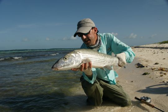 Mon pr&eacute;c&eacute;dent record avec ce bonefish de 9 lbs captur&eacute; en tailing