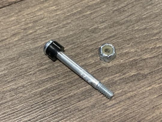 L'assemblage est constitu&eacute; d'une vis et d'un &eacute;crou.