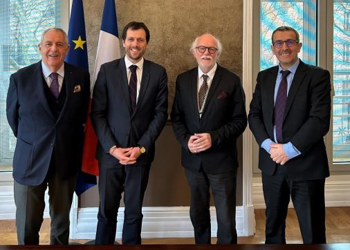 De gauche &agrave; droite : Claude Roustan, pr&eacute;sident de la FNPF, Mathieu Lef&egrave;vre, ministre d&eacute;l&eacute;gu&eacute; charg&eacute; de la Transition &eacute;cologique, Jean-Paul Doron, vice-pr&eacute;sident de la FNPF, et Hamid Oumoussa, directeur g&eacute;n&eacute;ral de la FNPF. 