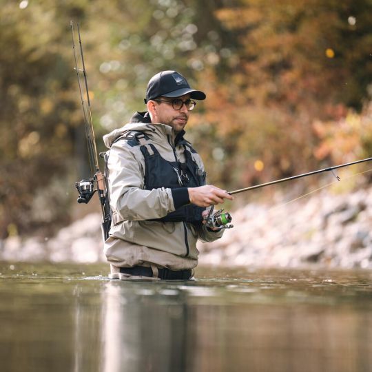 La veste 900 light est en polyamide 3 couches : imperm&eacute;able, r&eacute;sistante et respirante.