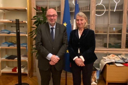 Le d&eacute;put&eacute; de la Manche dans le bureau de la ministre de la p&ecirc;che il y a 4 jours