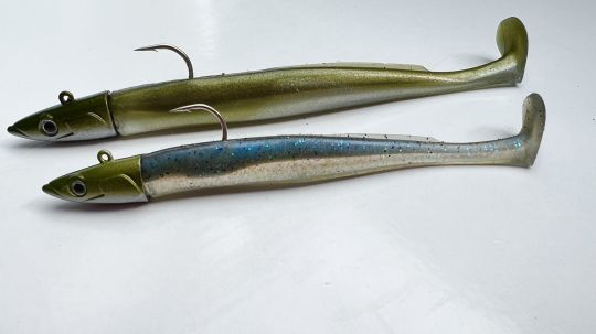 Le Crazy Paddle Tail de FIIISH est l'exemple parfait du leurre slim. Son corps allongé et effilé se termine par un paddle.