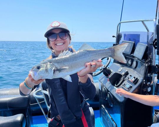 Des poissons et des sourires.