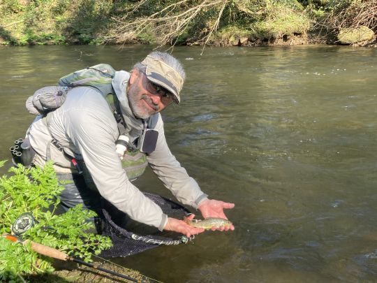 St&eacute;phane Legentilhomme, guide de p&ecirc;che ari&eacute;geois et comp&eacute;titeur sera l'intervenant pour cette premi&egrave;re Masterclass sur la nymphe au fil en Bretagne