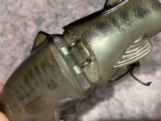 Le leurre est tr&egrave;s silencieux.