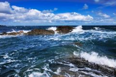 La pêche dans les vagues vous permettra d'optimiser vos chances de piquer un joli poisson.