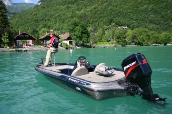 Le Bass Boat, un concept unique pour un bateau de pche fabriqu aux tats-Unis