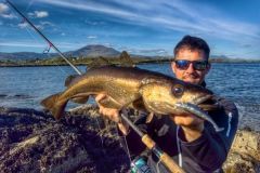 Comment sélectionner son matériel pour pêcher le lieu depuis le bord de côte en Irlande ?