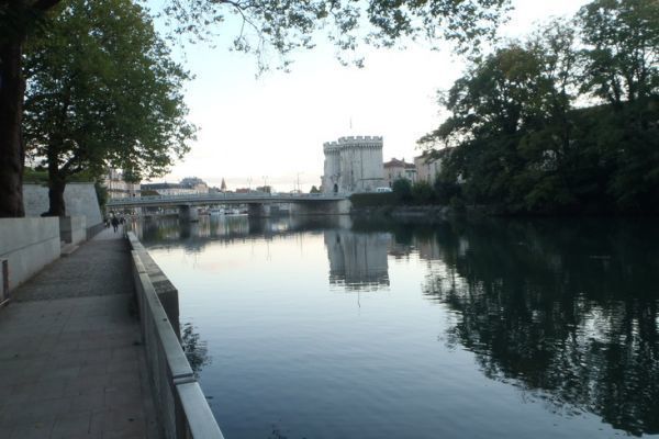 Pche sur la Meuse  Verdun : street fishing en lieu historique