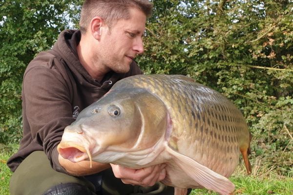 Pêche de la carpe en gravière