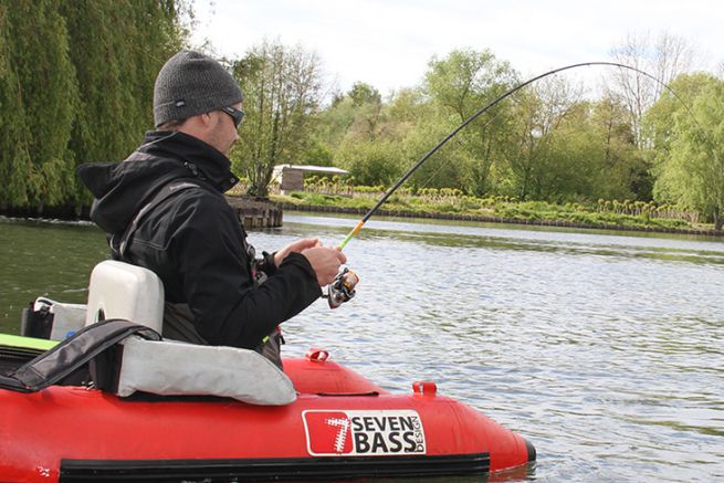 Combat avec une grosse maman brochet, le crash test est pass avec succs