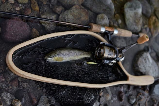 The ideal equipment for trout fishing with lures in mountain streams